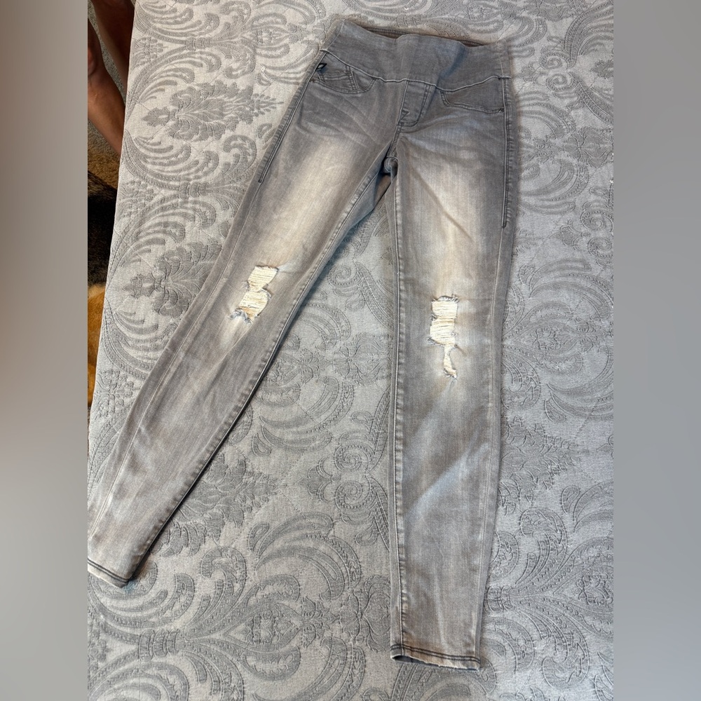 Rock & Republic Light Gray Skinny Jeans